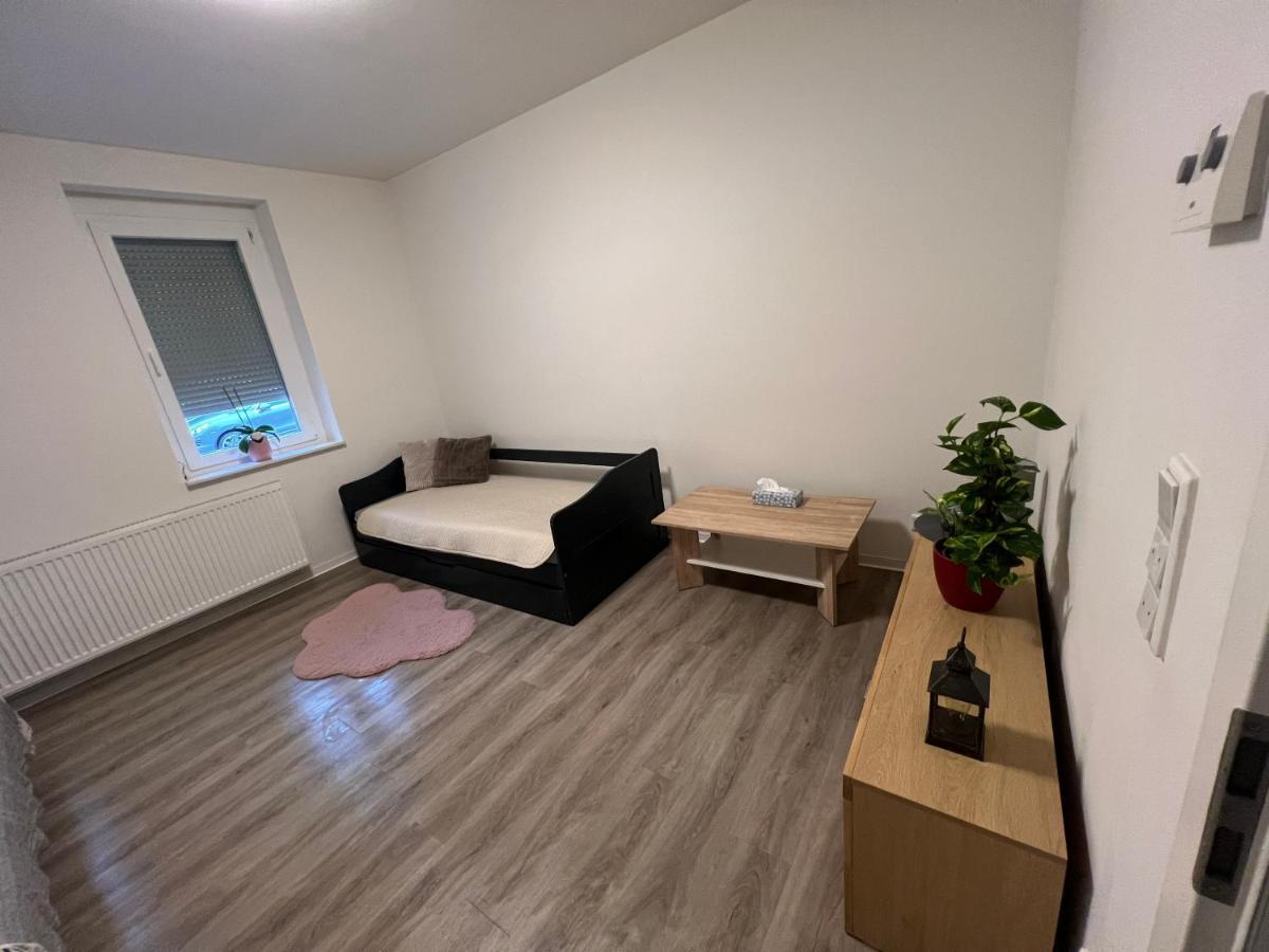 Zentral Gelegene Apartment *